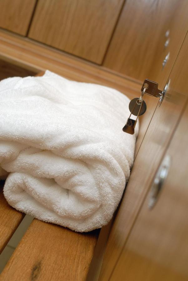 Skylark Sleeps 8 Private Hot Tub & Dogs Welcome Nr Padstow, Resort Pool Bar & Watersports St Columb Major Exterior foto